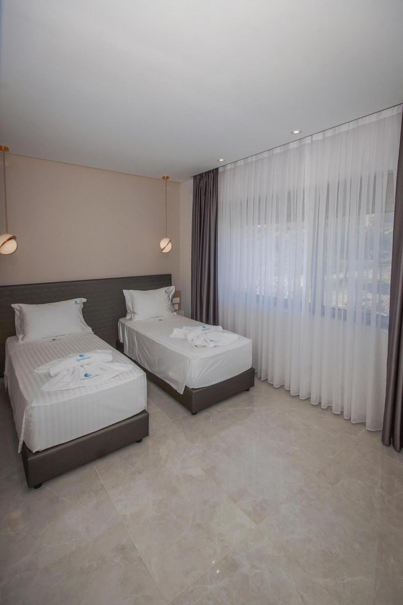 Aquamarine Luxury Suites Archangelos  Ngoại thất bức ảnh