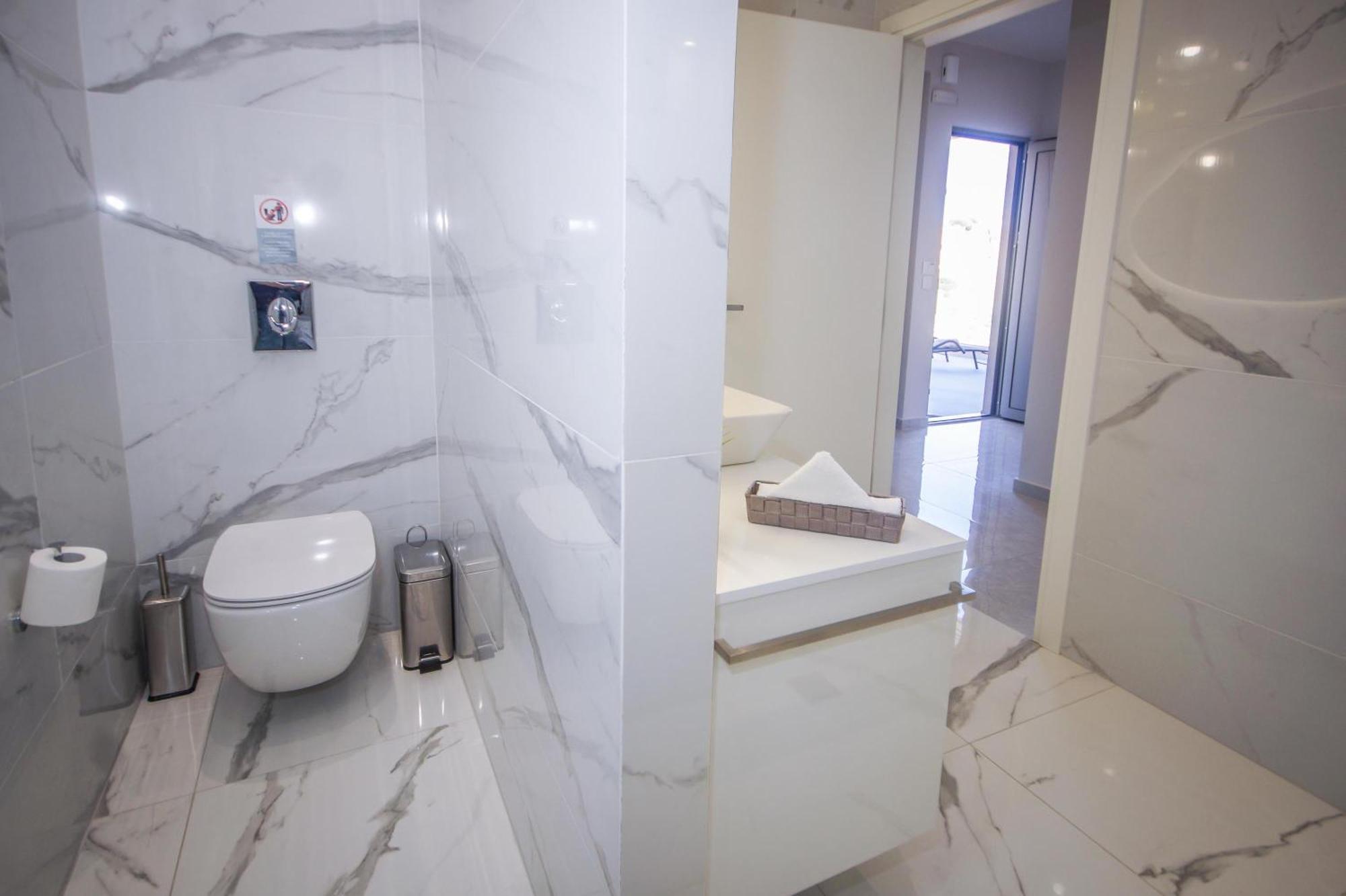 Aquamarine Luxury Suites Archangelos  Ngoại thất bức ảnh